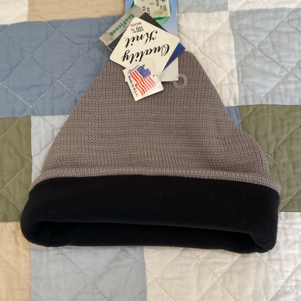 NWT Igloos wool beanie. - Picture 3 of 5